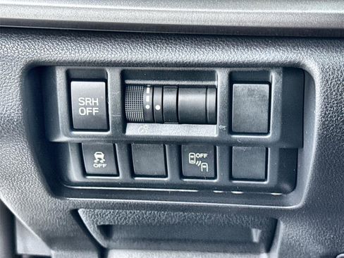 Used 2019 Subaru Crosstrek 2.0i Limited w/ Moonroof Package w/Navigation image 16