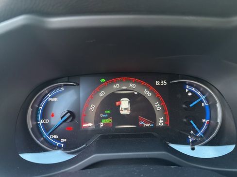 Used 2025 Toyota RAV4 LE image 3