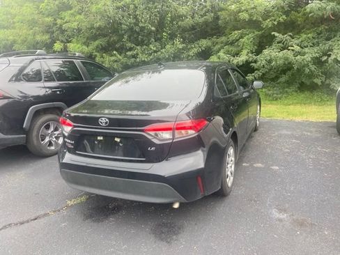 Used 2025 Toyota Corolla LE FWD image 4