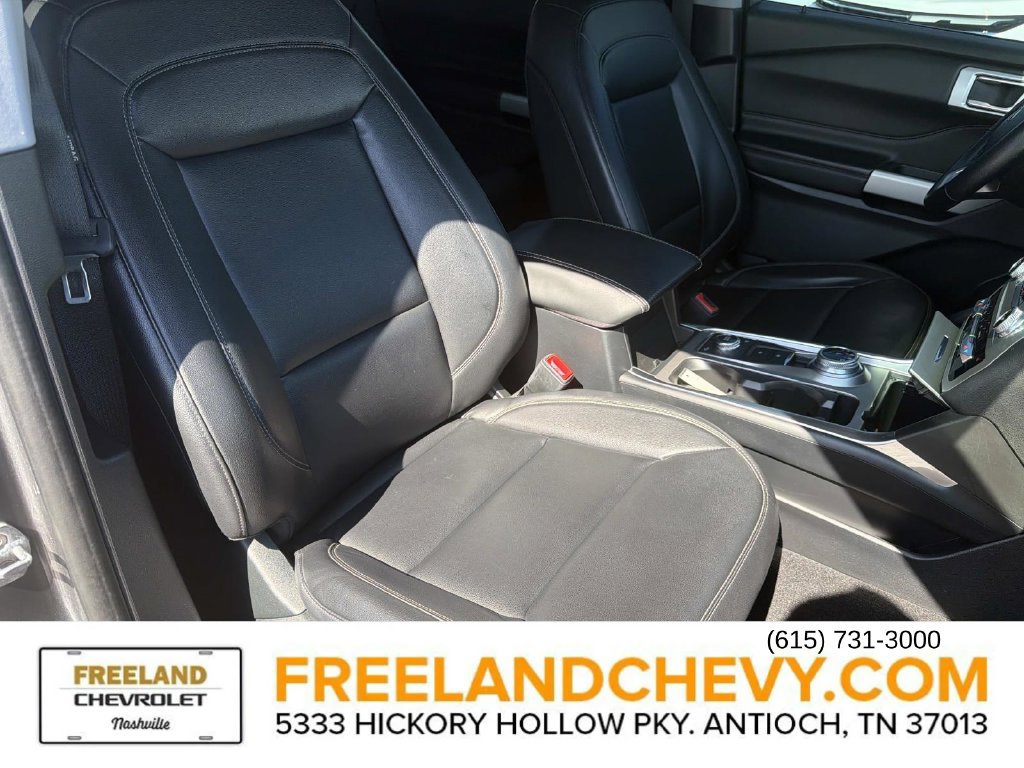 Used 2021 Ford Explorer XLT w/ Equipment Group 202A AWD/4WD image 26
