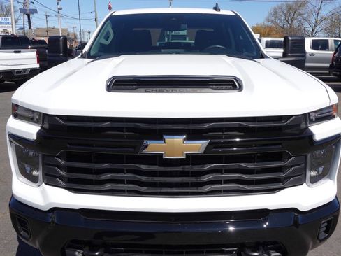 Used 2025 Chevrolet Silverado 2500 W/T AWD/4WD image 7