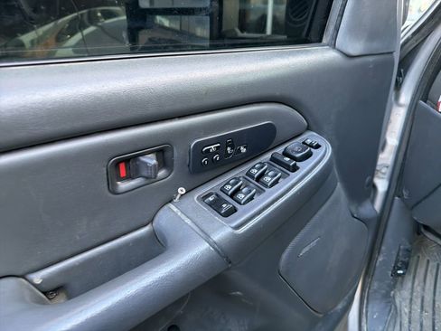 Used 2004 Chevrolet Silverado 1500 4x4 Crew Cab w/ Z71 Convenience Package 2 image 12