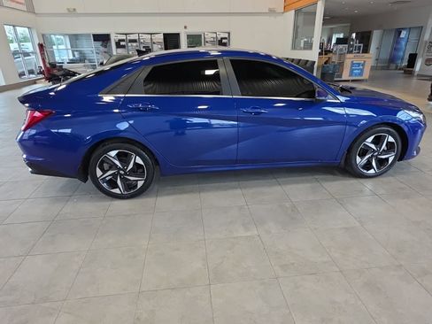 Used 2023 Hyundai Elantra Limited FWD image 6