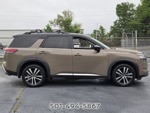 Used 2023 Nissan Pathfinder Platinum w/ Cargo Package AWD/4WD image 6