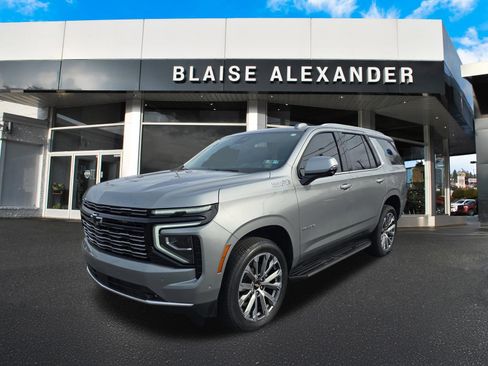 Used 2025 Chevrolet Tahoe High Country AWD/4WD image 7