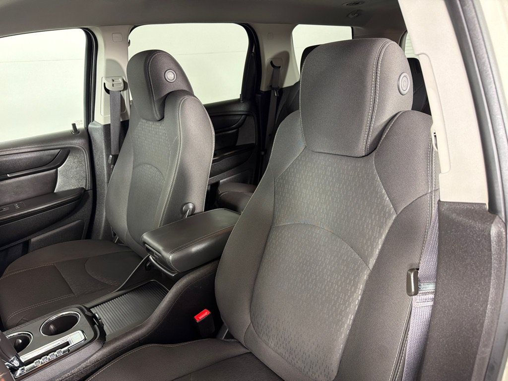 Used 2015 GMC Acadia SLE FWD image 13