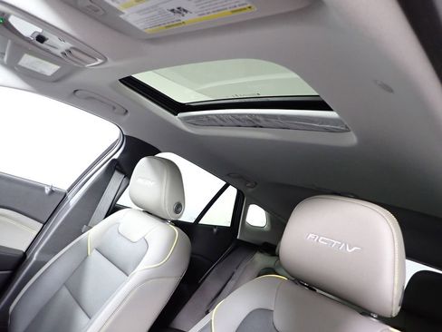 New 2026 Chevrolet Trax ACTIV w/ Sunroof Package image 5