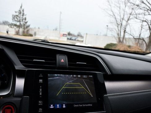 Used 2018 Honda Civic EX-L image 11