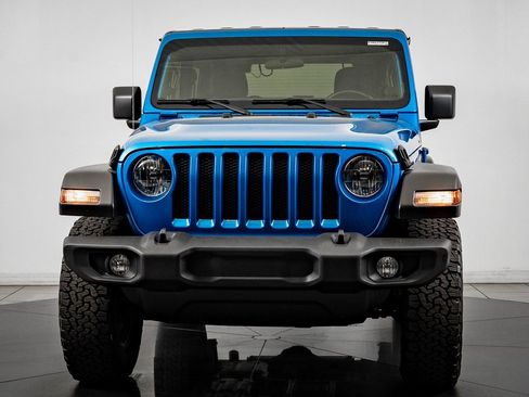 Used 2022 Jeep Wrangler Sport S image 2