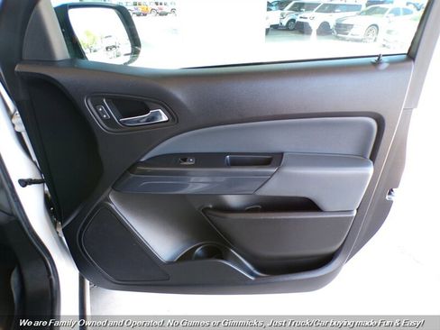 Used 2021 Chevrolet Colorado Z71 w/ Safety Package AWD/4WD image 32