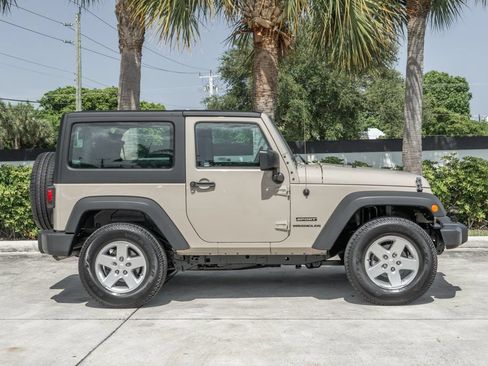 Used 2016 Jeep Wrangler Sport w/ Quick Order Package 24S AWD/4WD image 9
