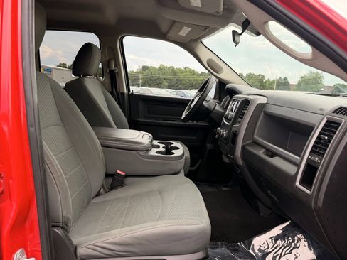 Used 2014 RAM 1500 Express RWD image 29