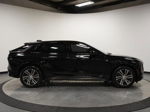 Used 2024 Cadillac Lyriq Luxury image 8