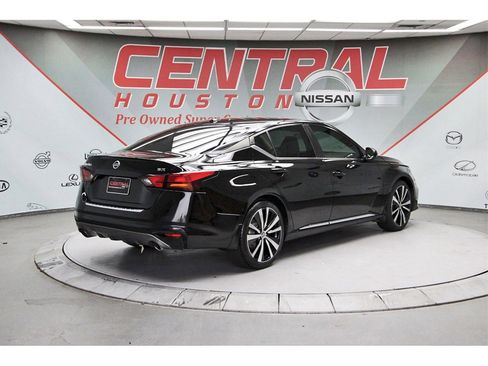 Certified 2020 Nissan Altima 2.5 SR image 4