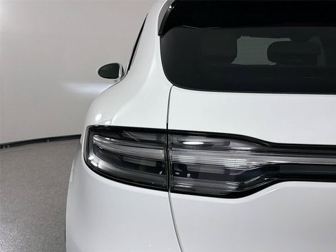 Certified 2023 Porsche Macan S AWD/4WD image 16