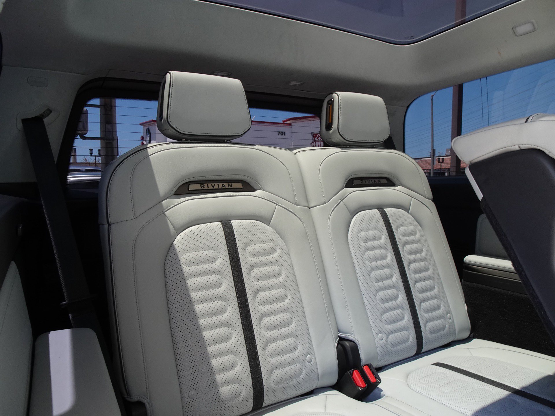 Used 2024 Rivian R1S Adventure Quad AWD/4WD image 21