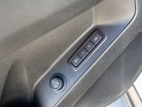 Used 2022 Chevrolet Equinox Premier image 18