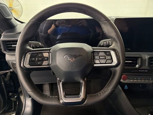 Used 2024 Ford Mustang Coupe RWD image 17