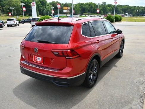Used 2023 Volkswagen Tiguan SE FWD image 5