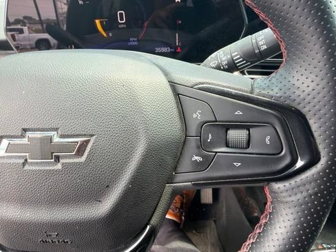 Used 2025 Chevrolet Trax RS w/ Sunroof Package FWD image 41