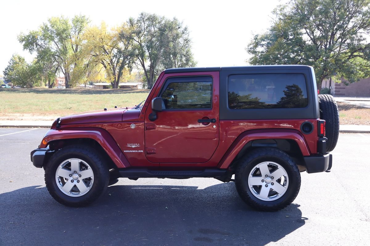Used 2012 Jeep Wrangler Sahara w/ Connectivity Group AWD/4WD image 9