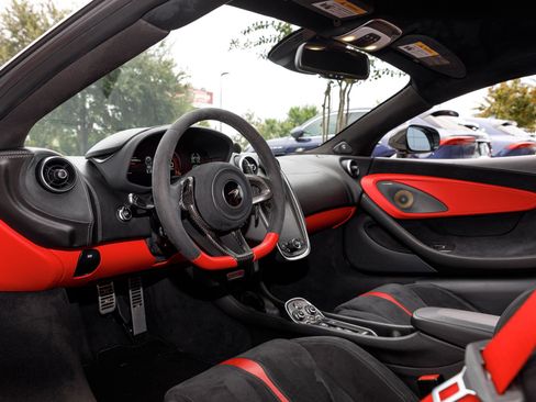 Used 2019 McLaren 570S Coupe RWD image 26