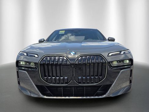 New 2026 BMW 750e xDrive w/ Premium Package AWD/4WD image 2