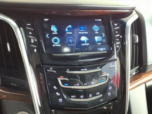 Used 2020 Cadillac Escalade Luxury w/ Escalade Sport Edition image 12