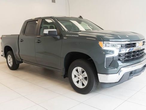 Used 2025 Chevrolet Silverado 1500 LT AWD/4WD image 7