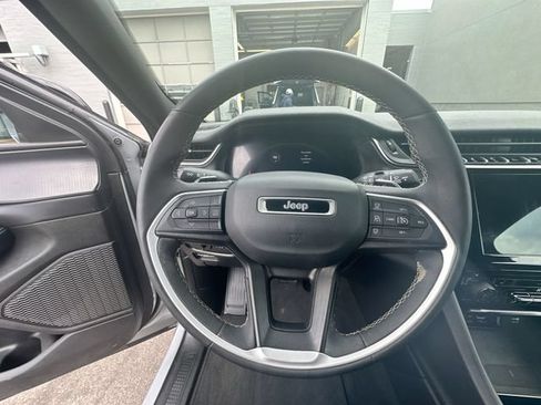 Used 2023 Jeep Grand Cherokee L Laredo AWD/4WD image 16