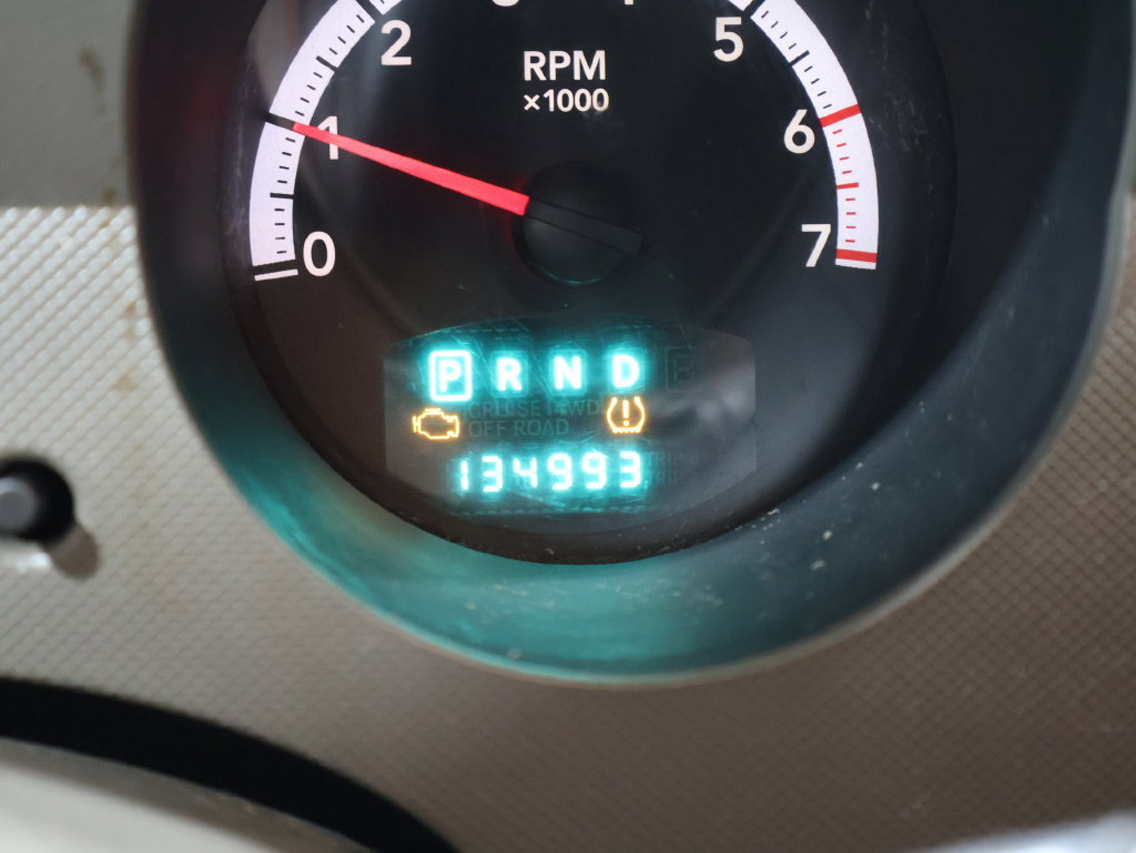 Used 2008 Dodge Nitro SXT RWD image 28