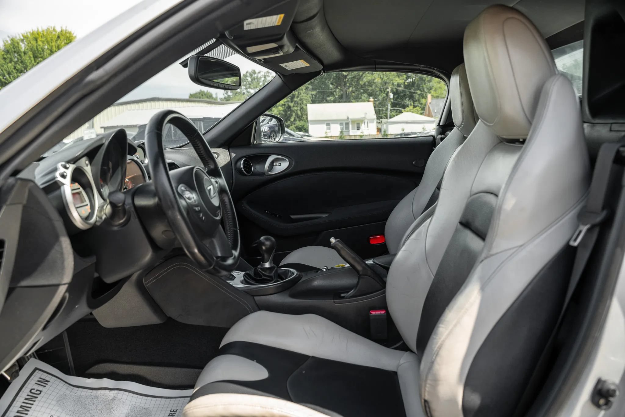 Used 2010 Nissan 370Z Touring w/ Sport Pkg RWD image 11