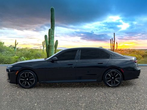 Used 2023 BMW 740i w/ Parking Assistance Package RWD image 3