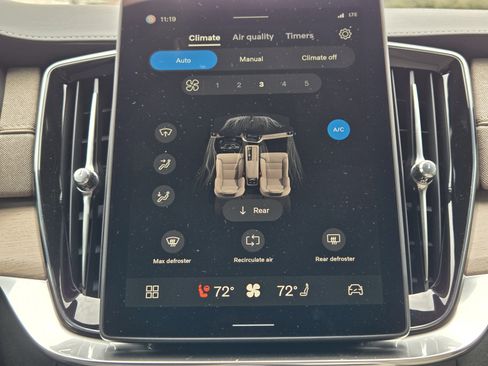 New 2026 Volvo XC90 B6 Plus w/ Protection Package Premier image 19