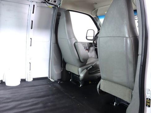 Used 2022 Chevrolet Express 3500 w/ Driver Convenience Package RWD image 26