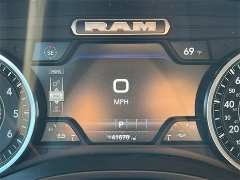 Used 2025 RAM 1500 Laramie image 38
