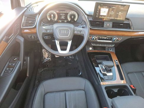 Certified 2025 Audi Q5 2.0T Premium w/ Convenience Plus Package image 21