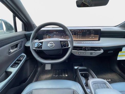 New 2026 Nissan Leaf Platinum+ w/ Floor Mat Package (Platinum+) FWD image 12