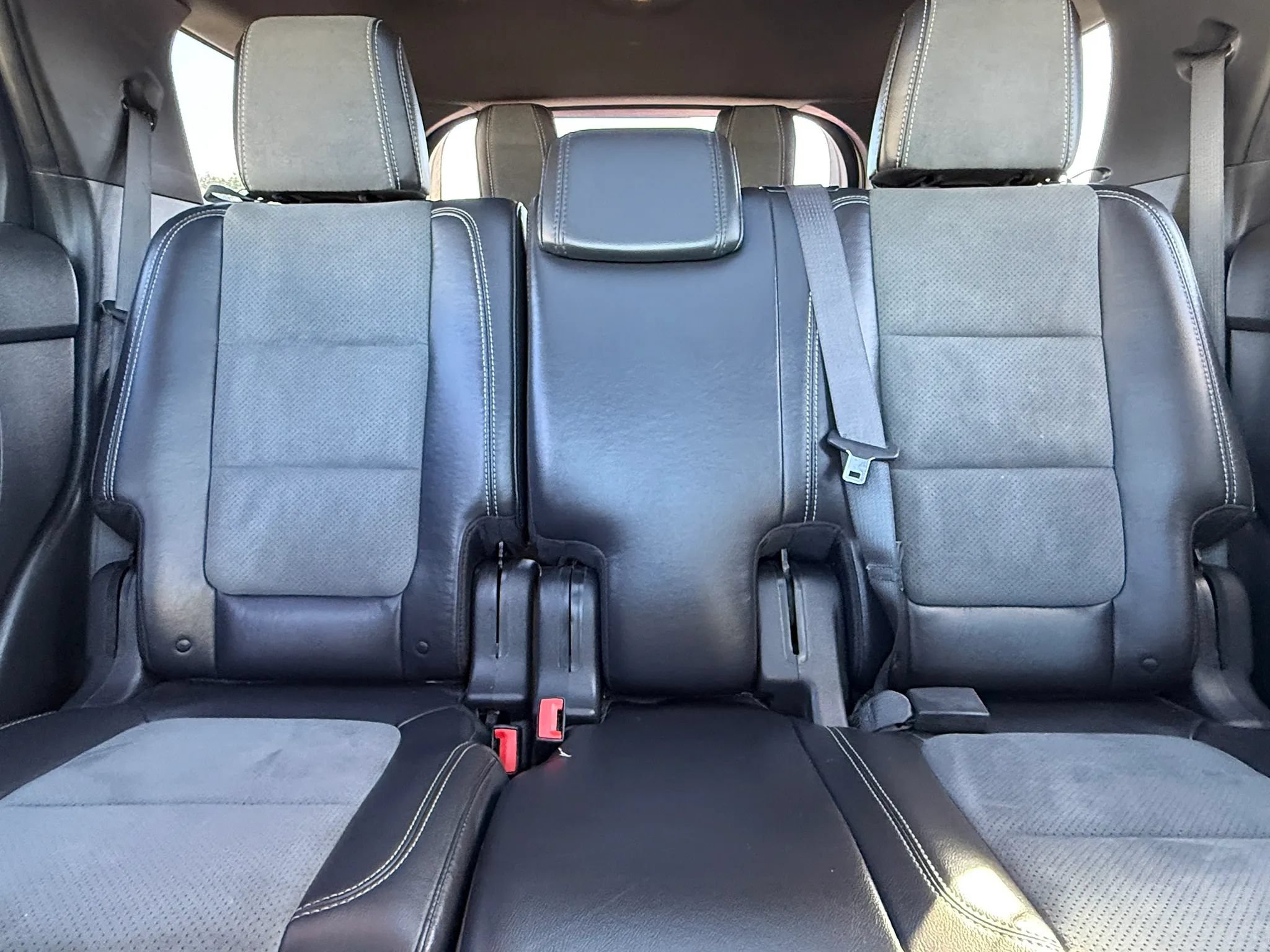 Used 2015 Ford Explorer XLT w/ Equipment Group 202B AWD/4WD image 22