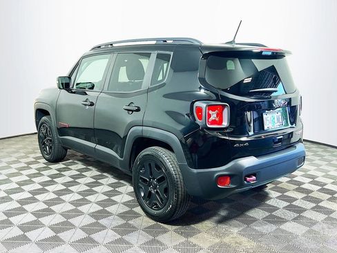 Used 2018 Jeep Renegade Trailhawk w/ UConnect 8.4 Nav Group AWD/4WD image 6