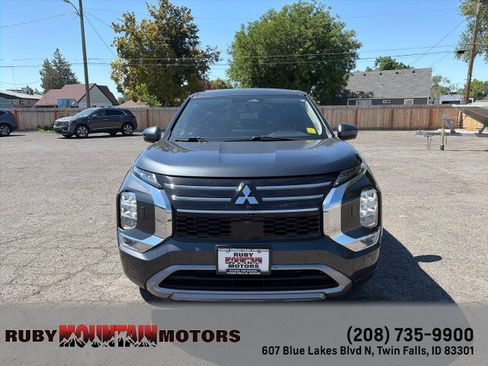 Used 2025 Mitsubishi Outlander SE AWD/4WD image 2