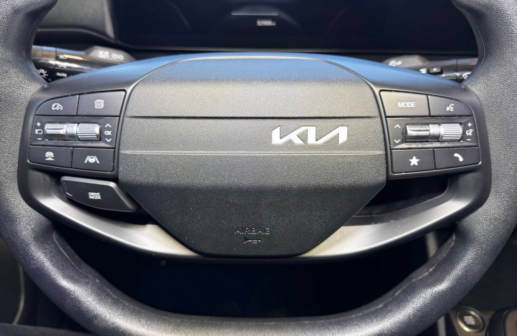 Used 2025 Kia K4 FWD image 21