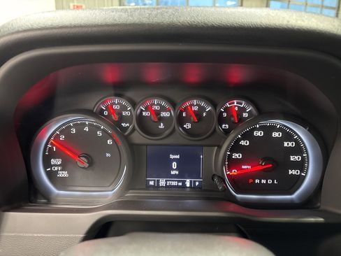 Used 2023 Chevrolet Silverado 1500 Custom image 11