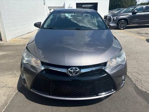 Used 2016 Toyota Camry SE FWD image 2