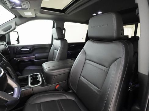Used 2023 GMC Sierra 2500 Denali w/ Denali Ultimate Package image 11