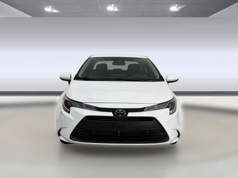 Used 2024 Toyota Corolla LE FWD image 5