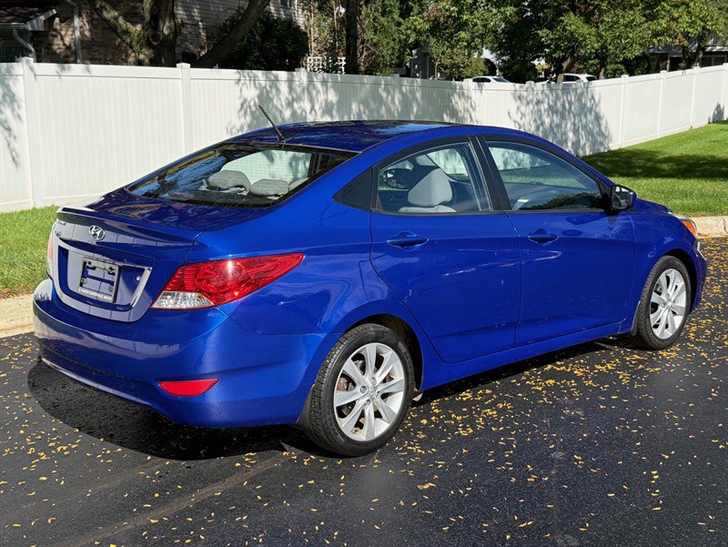 Used 2014 Hyundai Accent GLS w/ Option Group 2 FWD image 5