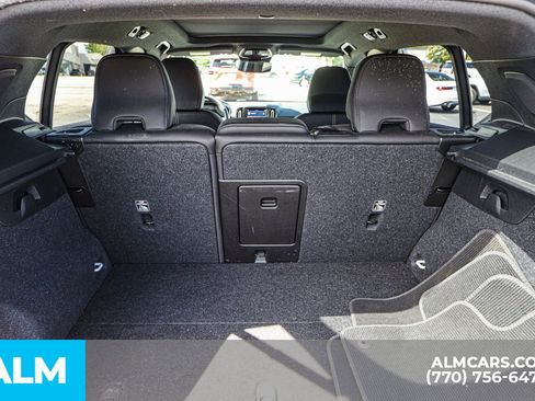 Used 2022 Volvo XC40 P8 Recharge Ultimate image 26