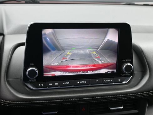 Used 2024 Nissan Rogue SV image 18