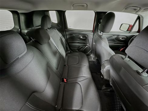 Used 2022 Jeep Renegade Latitude w/ Convenience Group image 25